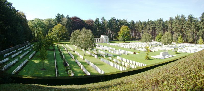 Panorama 3.JPG - Butte British Cemetary - Panorama